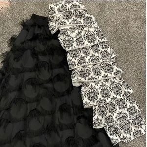 B/W Dainty jewels skirt